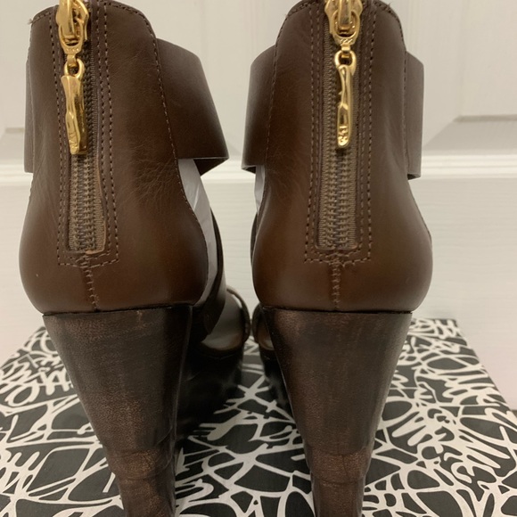 Diane Von Furstenberg Opal Mink Soft Vacchetta Wedges Size 8.5. New in box - Picture 4 of 8